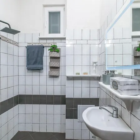 Two Homelike By Ndk And Vitosha Blvd With 2 Free Parking Spots Apartment Sofia