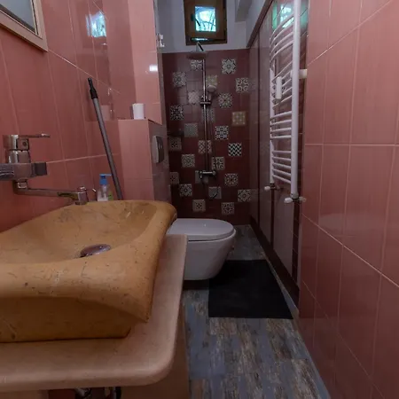 Two Homelike By Ndk And Vitosha Blvd With 2 Free Parking Spots Apartmán *