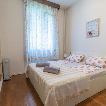 Two Homelike By Ndk And Vitosha Blvd With 2 Free Parking Spots Sofie