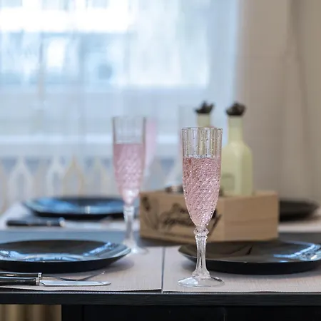 Two Homelike By Ndk And Vitosha Blvd With 2 Free Parking Spots Apartmán Sofie