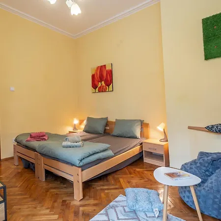 Two Homelike By Ndk And Vitosha Blvd With 2 Free Parking Spots Apartmán Sofie